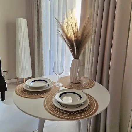 Studia * Пуэрто-де-Сантьяго